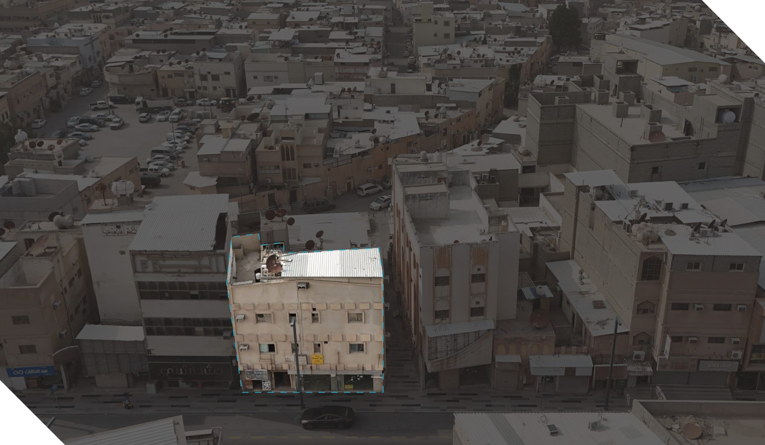 عمارة تجارية سكنية بحي النعاثل بمدينة الهفوف بمساحة 59.81 م2